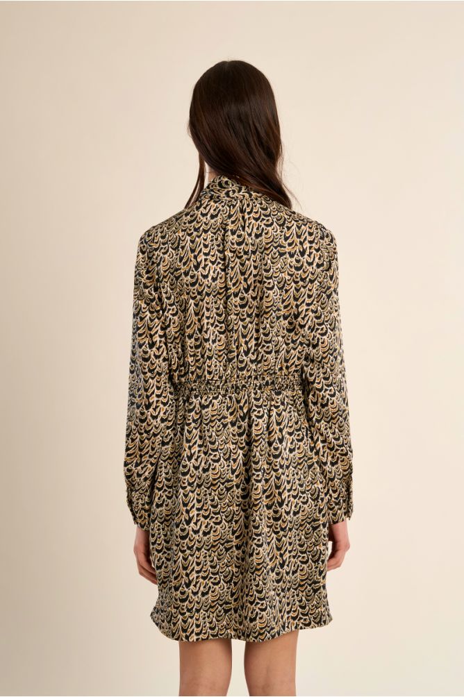 Robe ajustée col à nouer