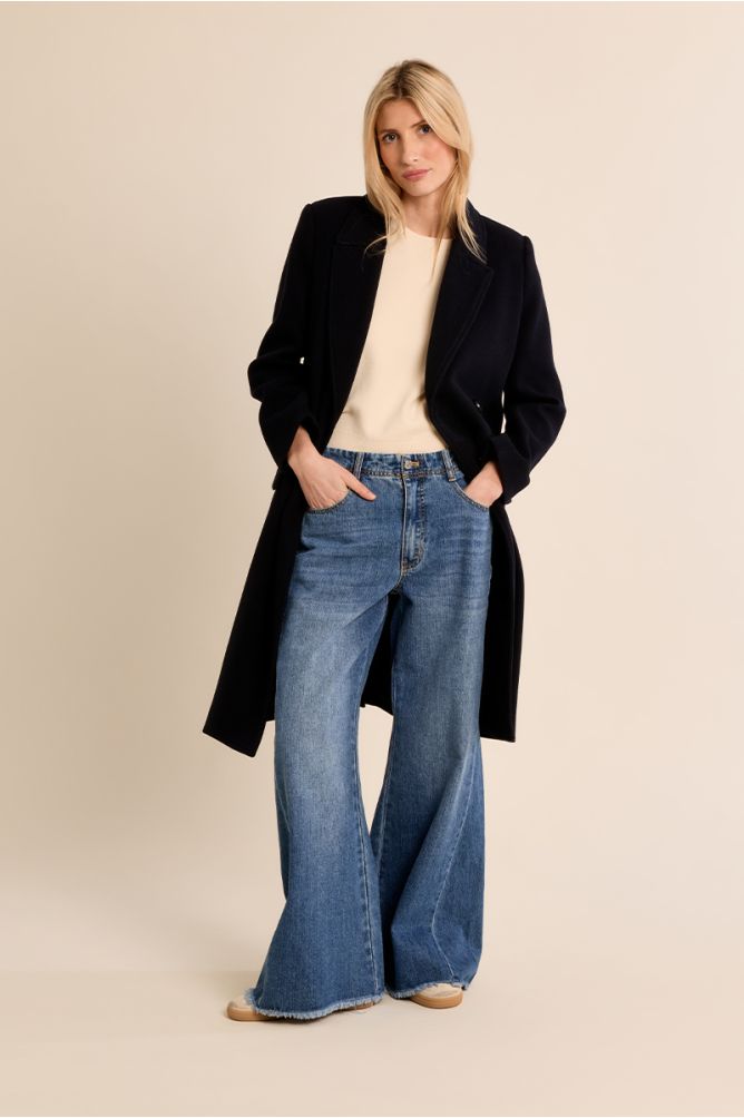 Straight coat