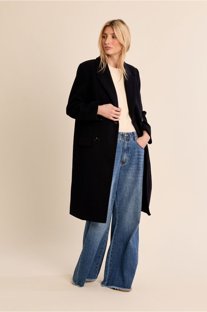 Straight coat
