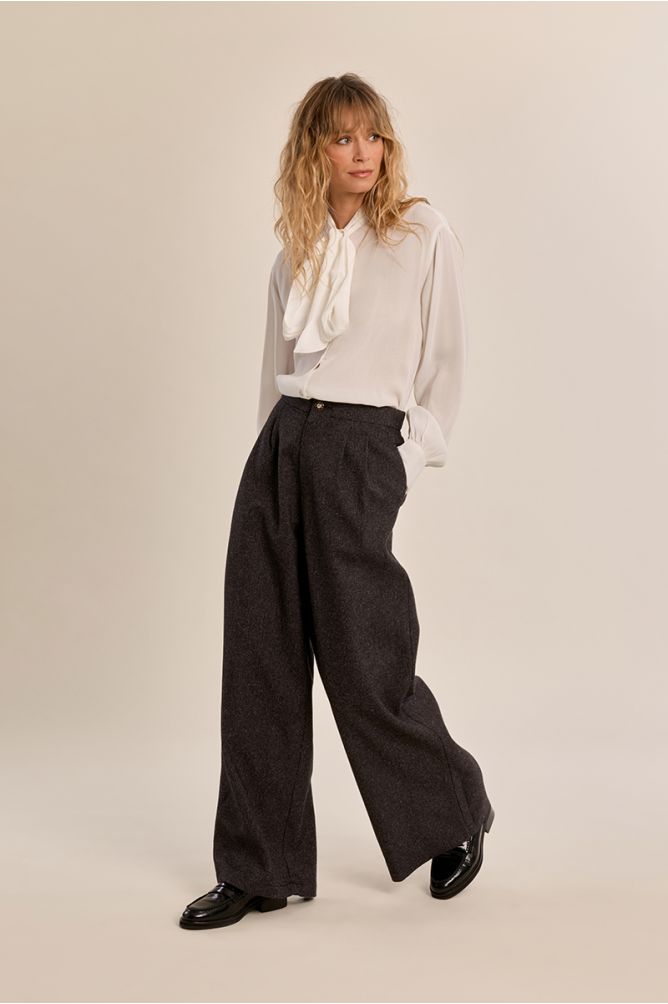 Pantalon taille haute, jambes larges