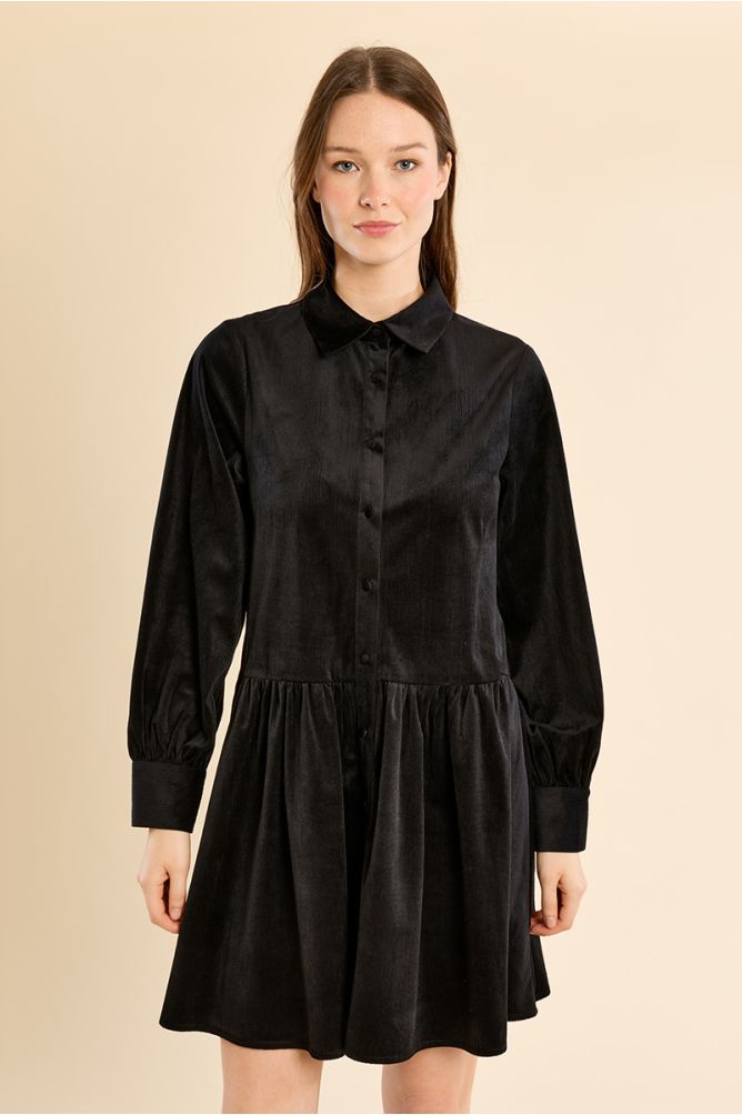 Vestido corto camisero con volantes
