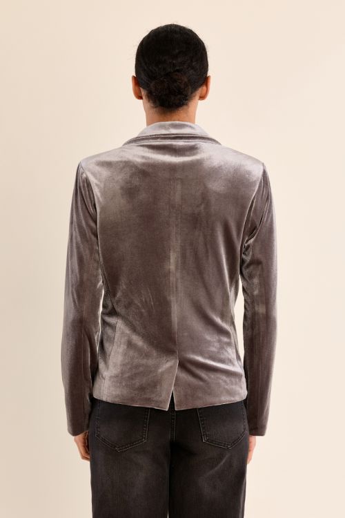 Blazer aterciopelado con cuello y solapa