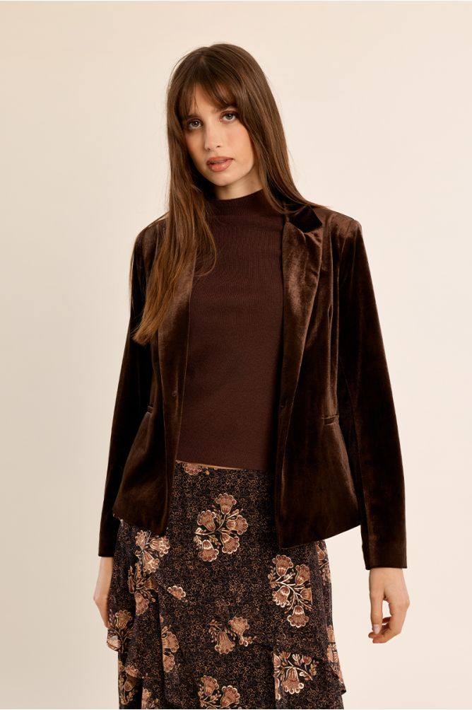 Blazer aterciopelado con cuello y solapa
