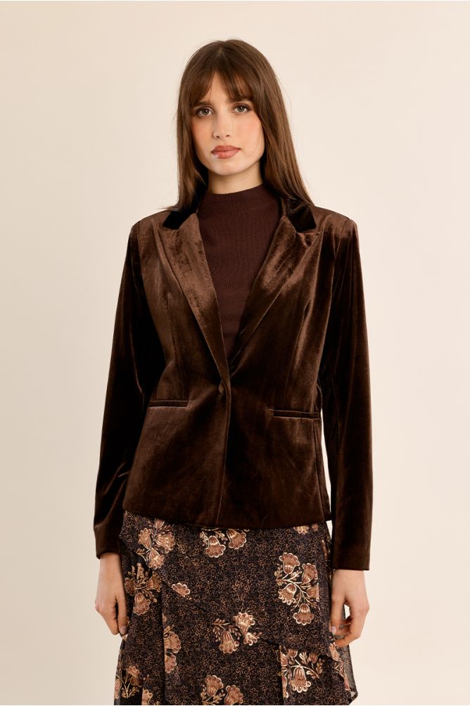 Blazer aterciopelado con cuello y solapa