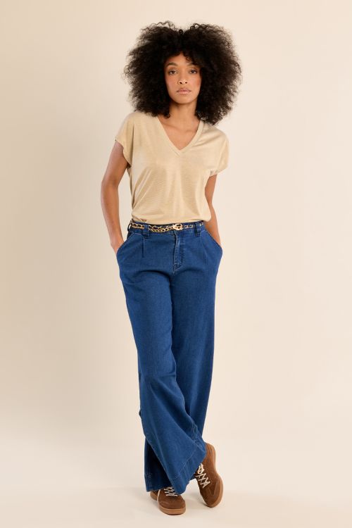 Plain V-neck T-shirt