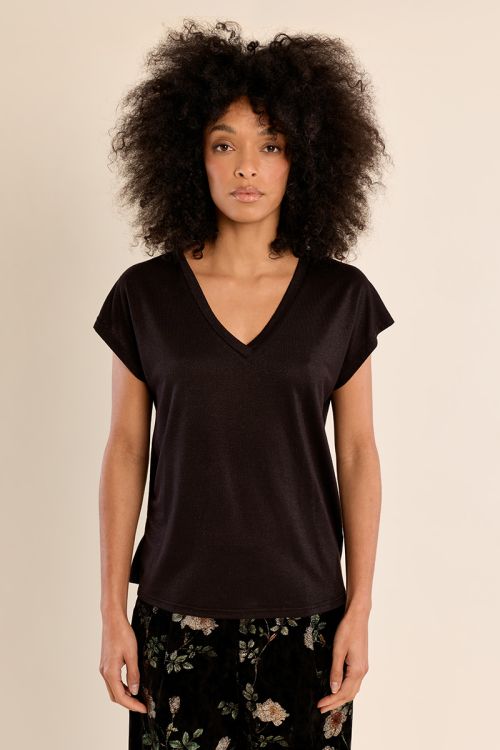 Camiseta de manga corta cuello en V