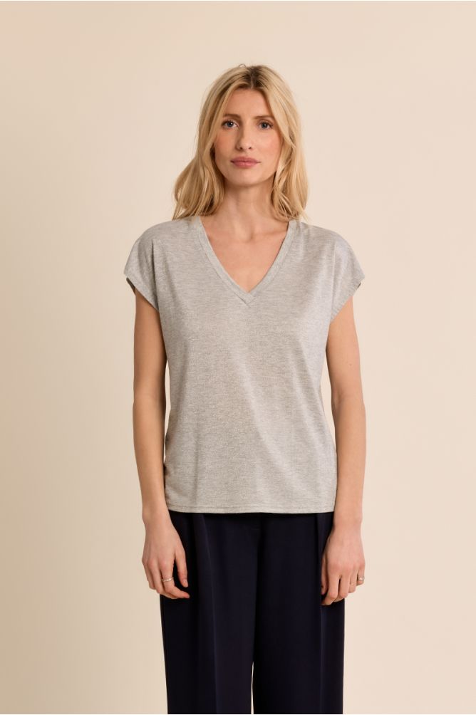 Plain V-neck T-shirt