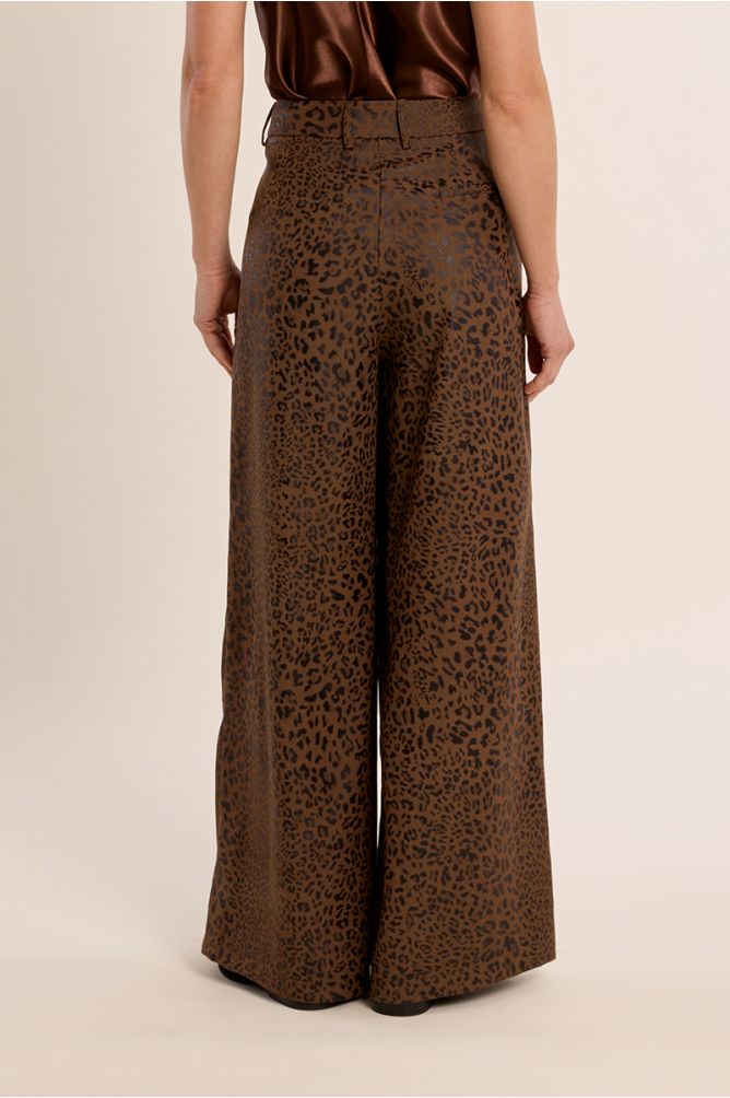 Pleated trousers, leopard print