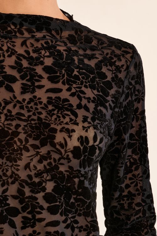 Top en semi-transparence col montant