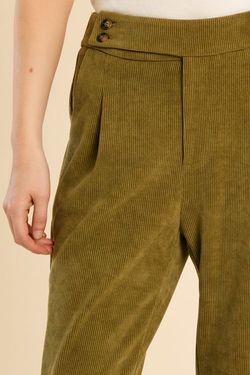 Carrot velvet trousers