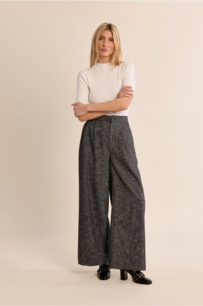 Flared pleated trousers