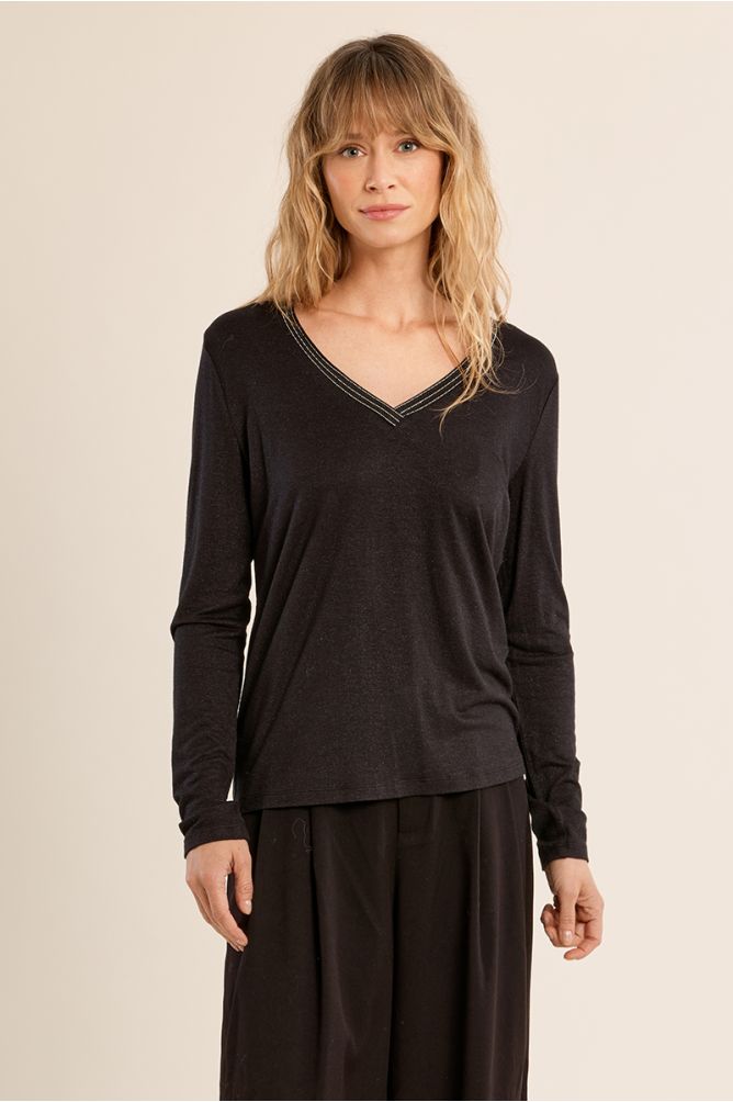V-neck long-sleeved top