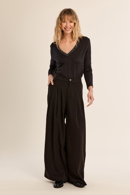 V-neck long-sleeved top