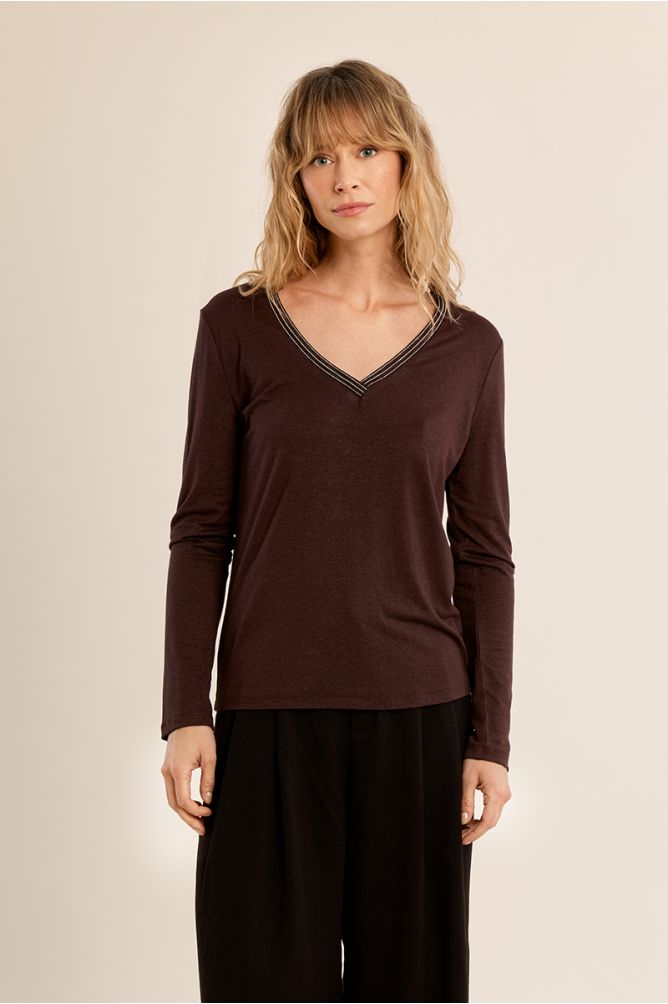 V-neck long-sleeved top
