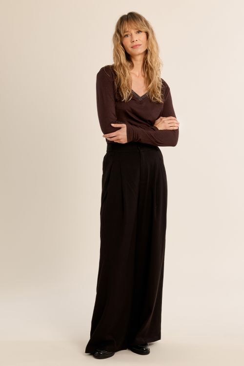 V-neck long-sleeved top
