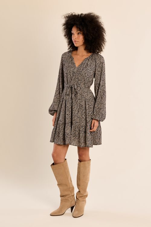 Robe courte ceintrée