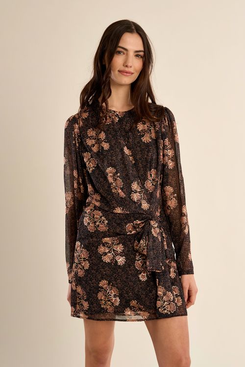 Short knotted dress, semi transparent