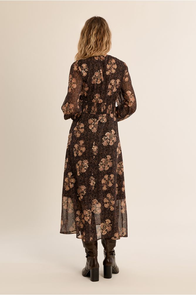 Robe mi-longue en semi transparence