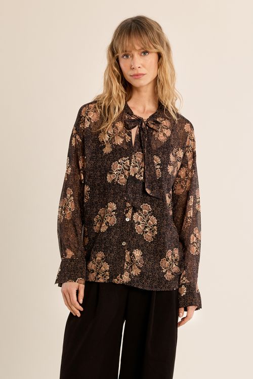 Blouse col lavallière semi-transparente