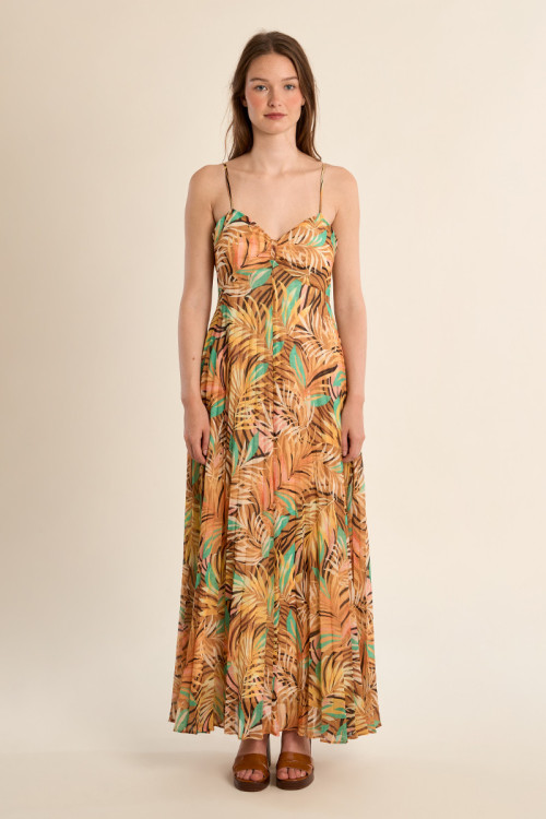 Vestido largo, de tirantes, con estampado.