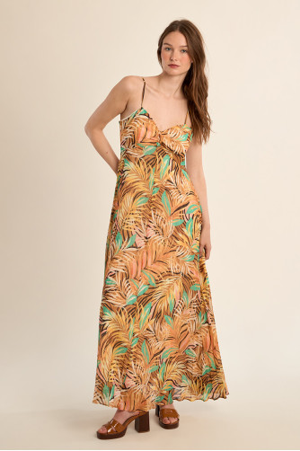 Vestido largo, de tirantes, con estampado.