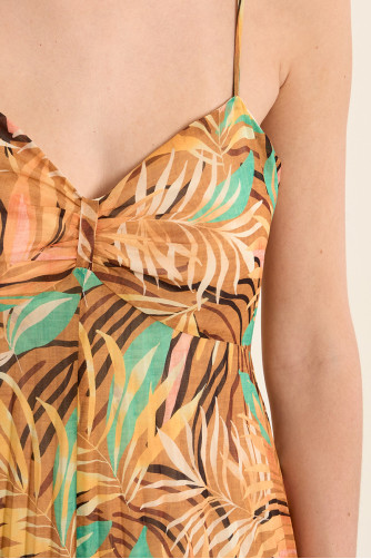 Vestido largo, de tirantes, con estampado.