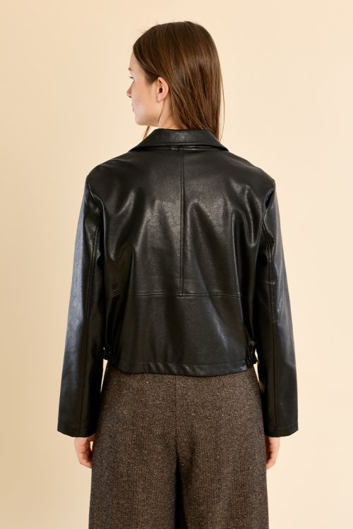 Chaqueta de motera con cuello y solapa