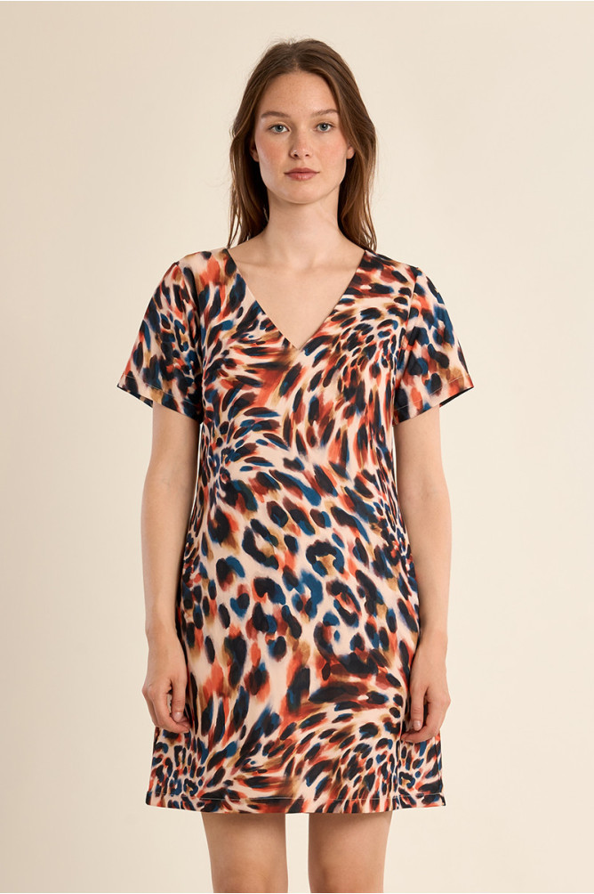 Short, straight dress, printed