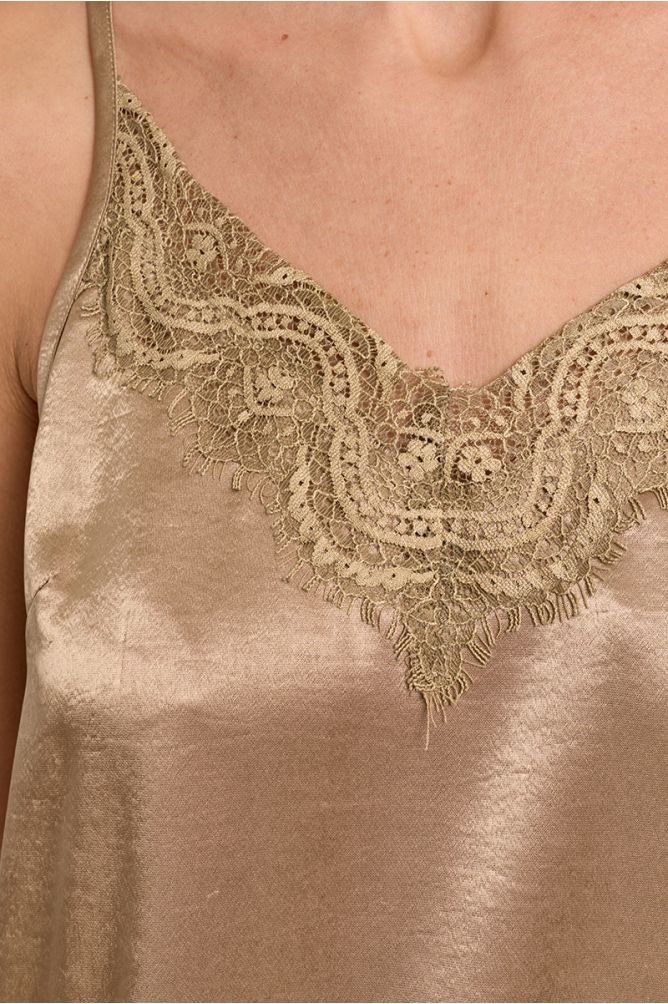 Top lencero detalle encaje