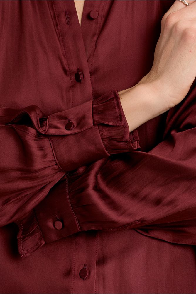 Satin crop shirt