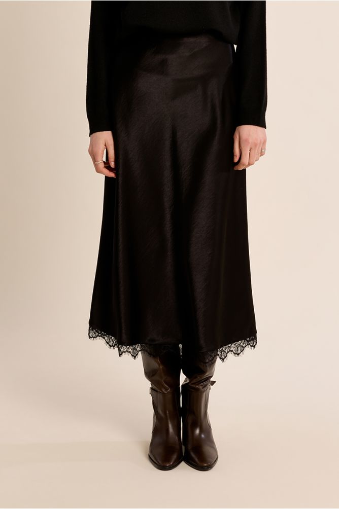 Satin skirt with lace finish