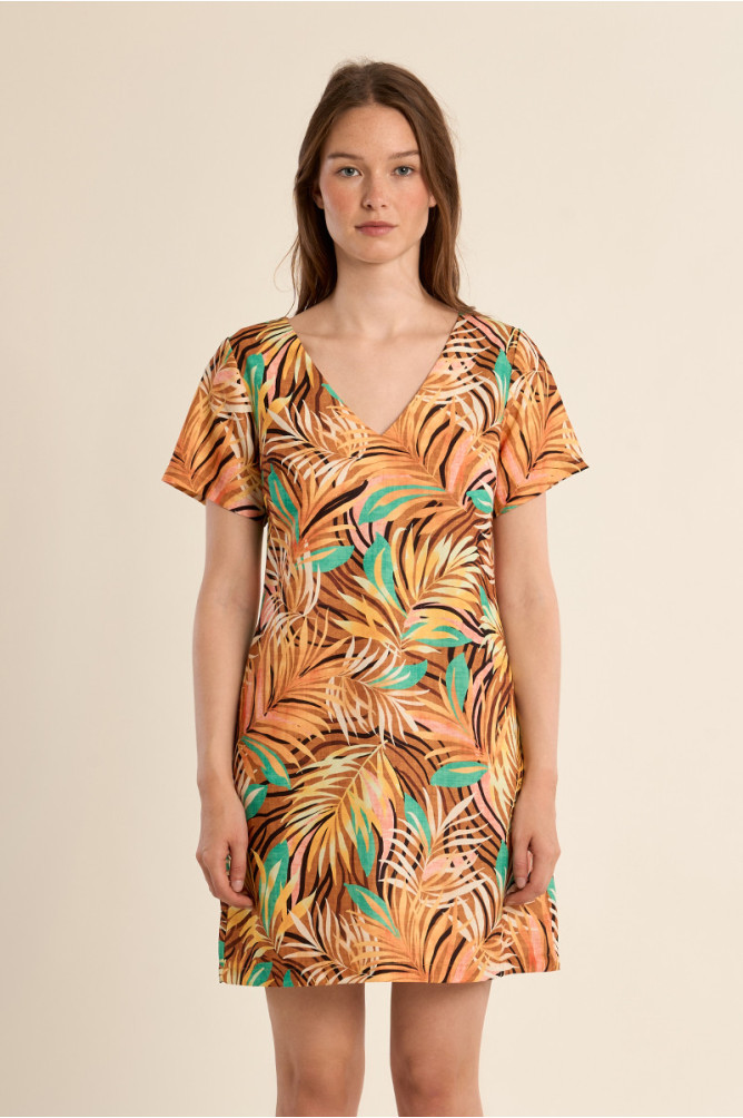 Vestido de manga corta, con estampado.