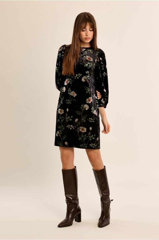 Vestido corto aterciopelado con estampado