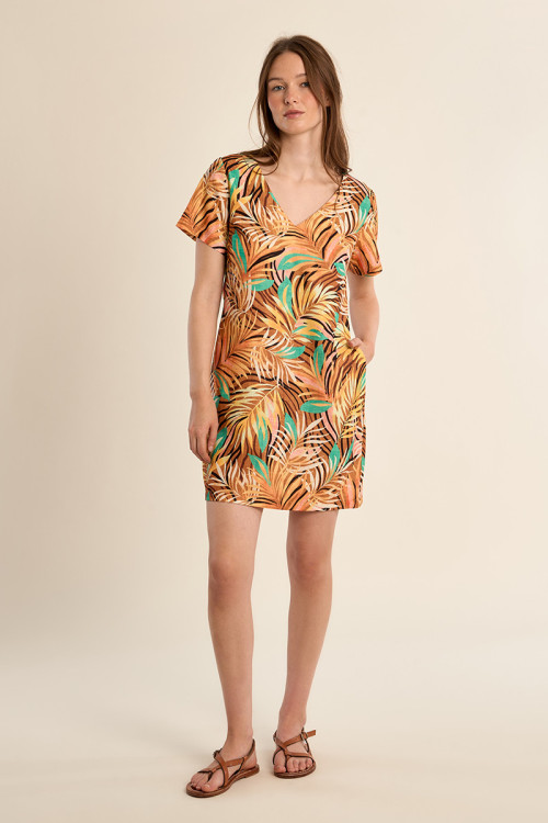 Vestido de manga corta, con estampado.