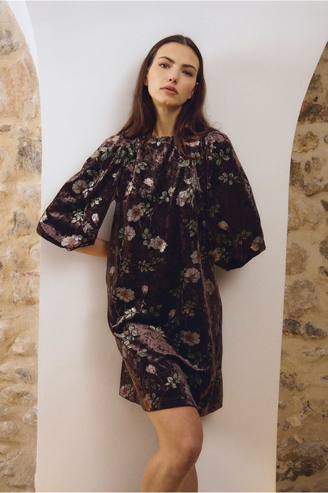 Velvet dress with balloon sleeves