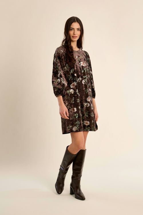 Vestido corto aterciopelado con estampado