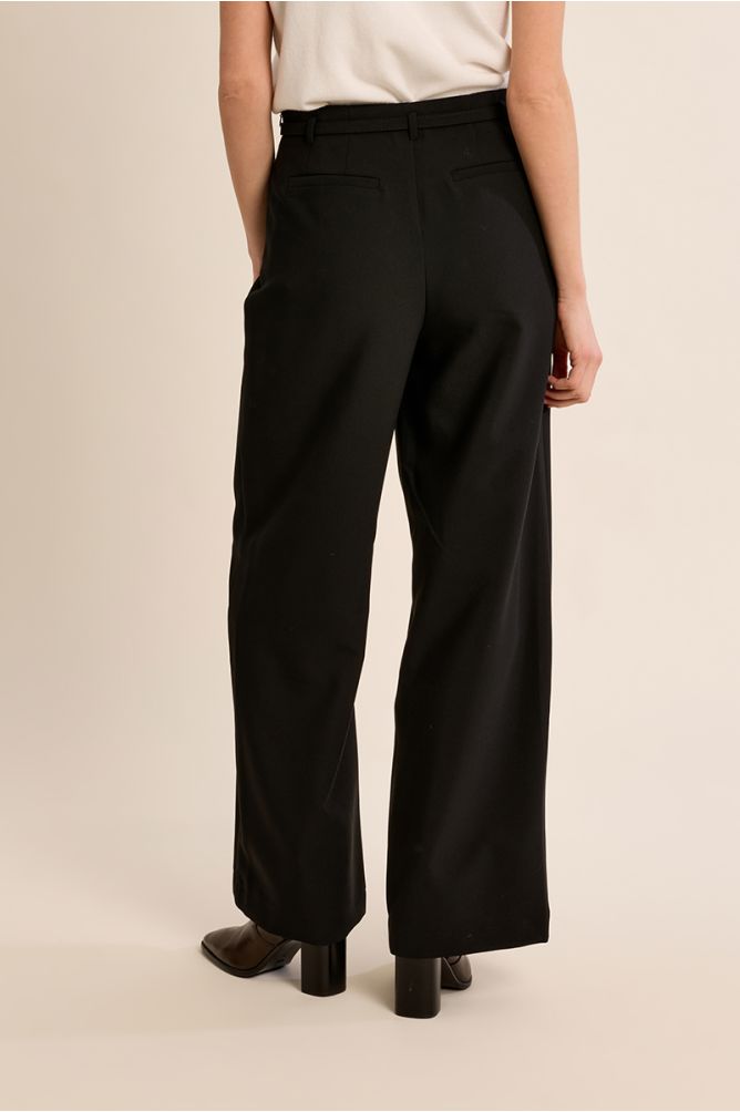 Pantalon jambes larges avec ceinture