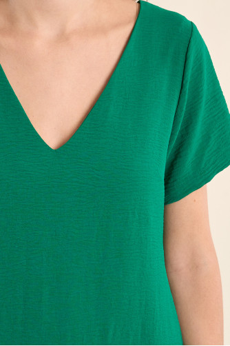 Vestido de manga corta, corte recto.