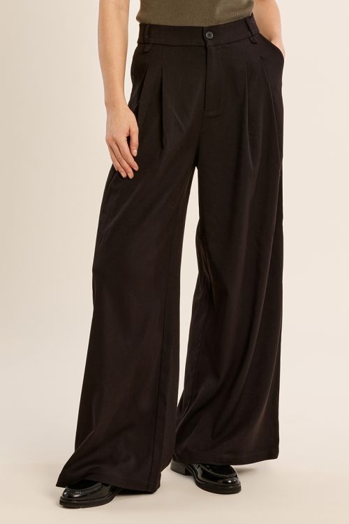 Pantalón largo perneras anchas