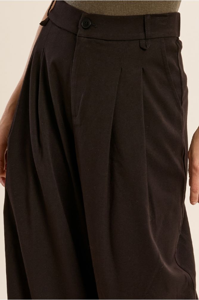 Pantalon taille haute, jambes larges