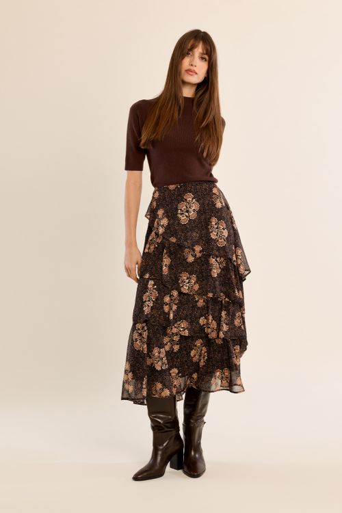 Falda larga con estampado y volantes