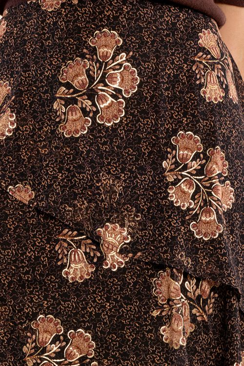Falda larga con estampado y volantes