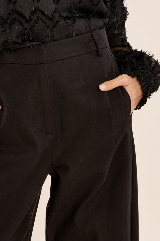 Wide leg pleated trousers