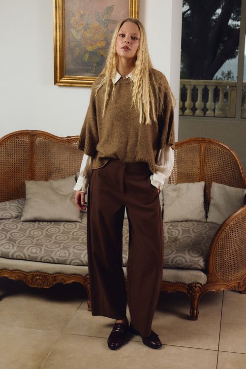 Wide leg pleated trousers