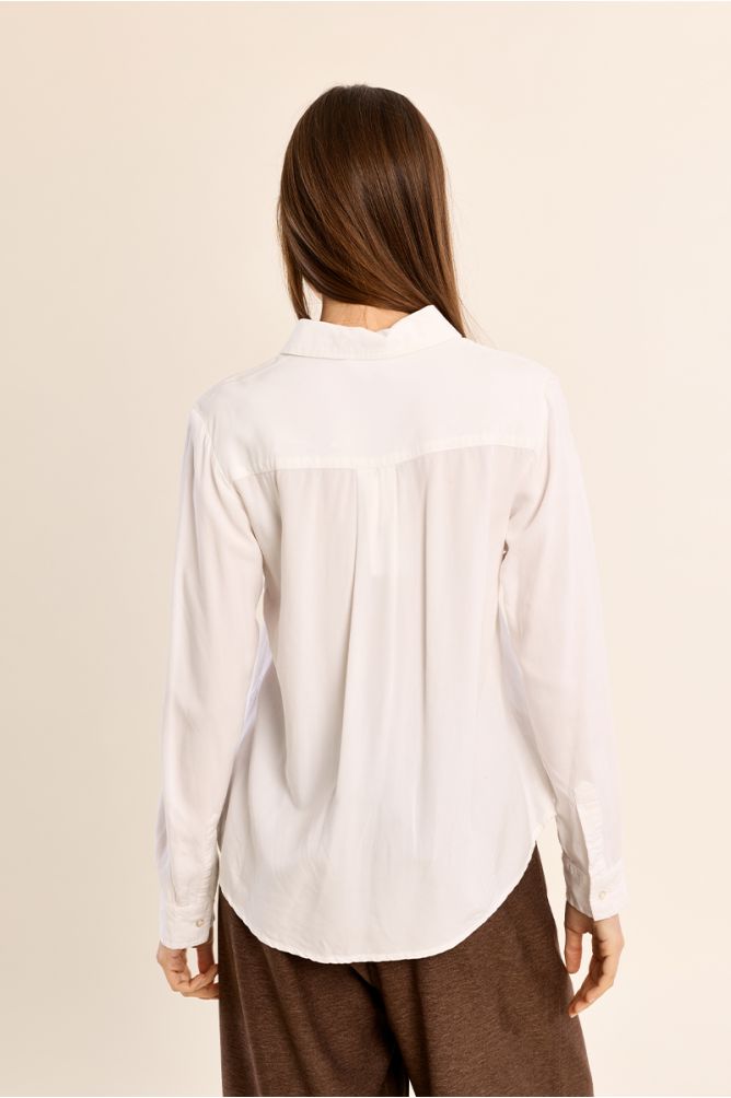 Chemise droite à fleurs brodées