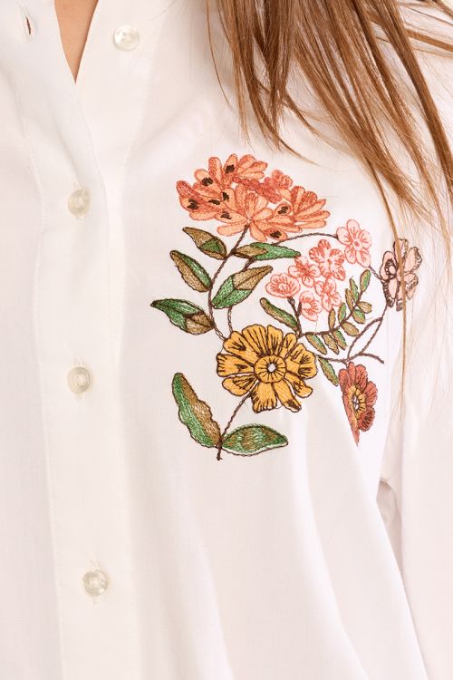 Camisa de manga larga detalle bordado