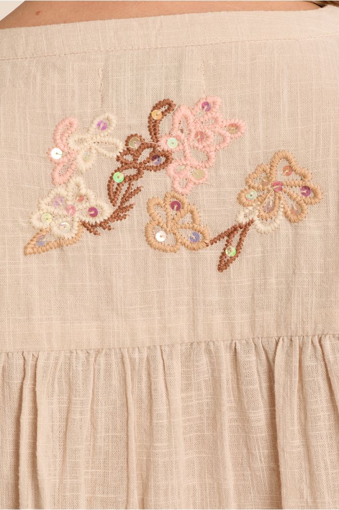 Straight blouse with buttons