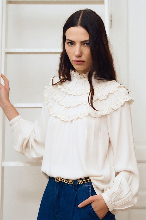 Straight blouse with embroidered ruffles