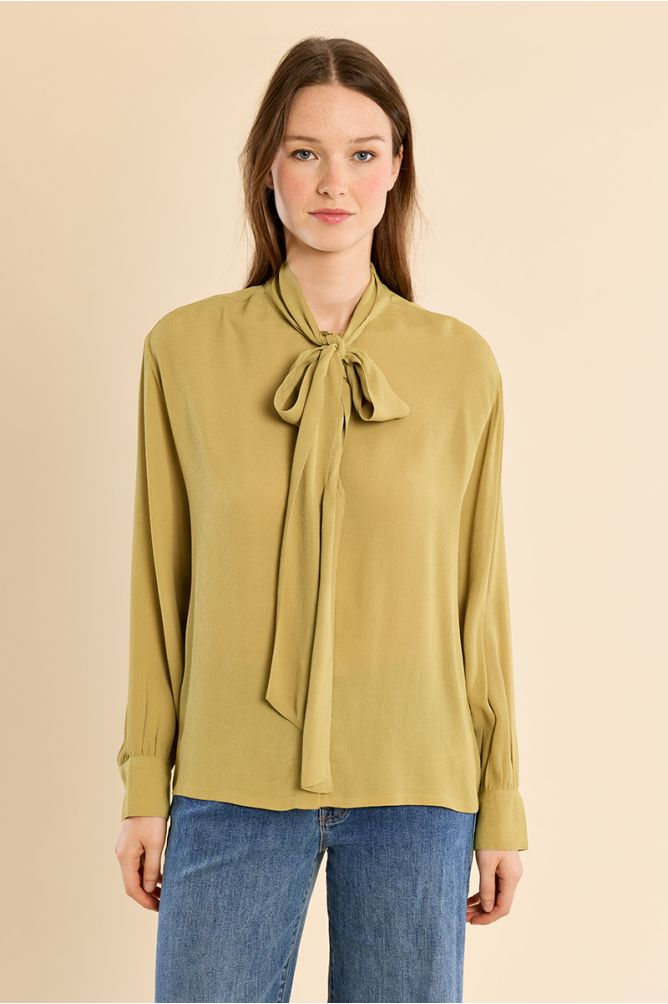 Blouse à col lavallière