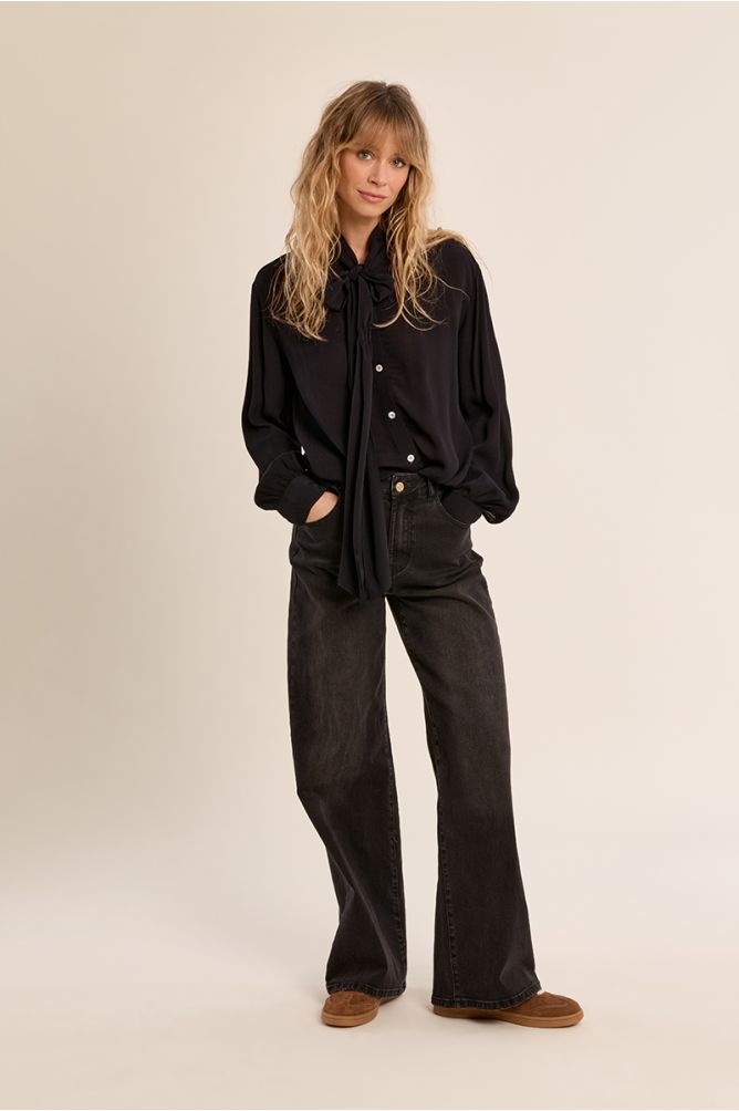Blouse à col lavallière